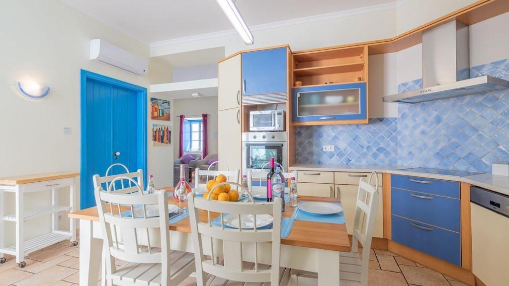 Refurbished Beachfront House, Pool, Ac, Wifi, Albufeira, Sea View Eksteriør billede