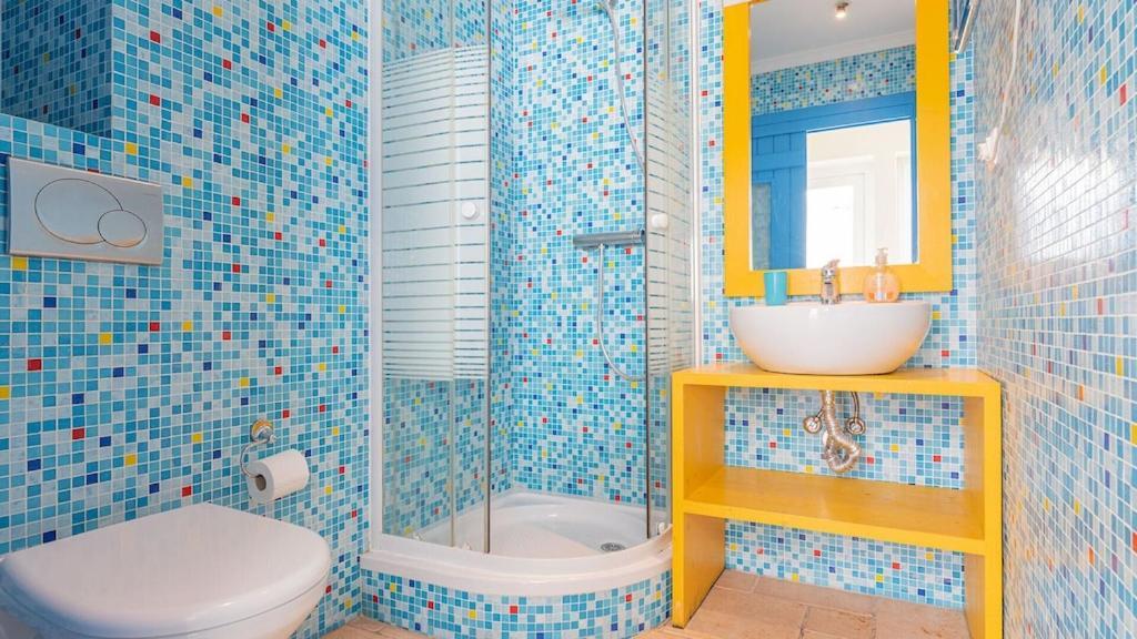 Refurbished Beachfront House, Pool, Ac, Wifi, Albufeira, Sea View Eksteriør billede